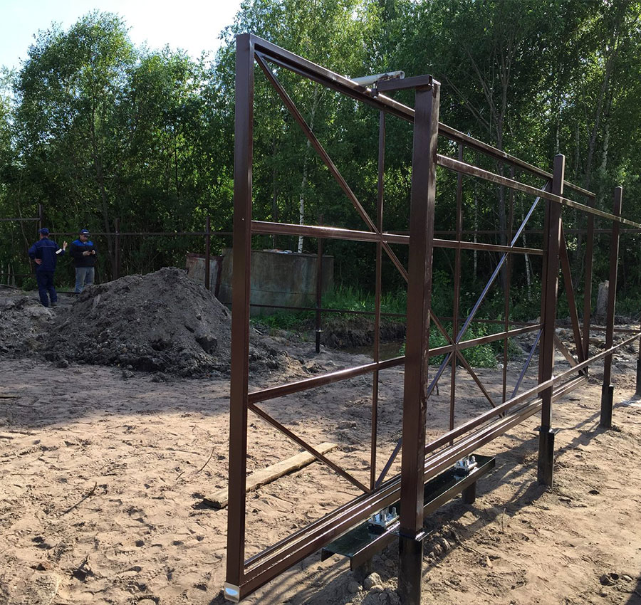 Варианты ворот на винтовых сваях в Тамбовской области